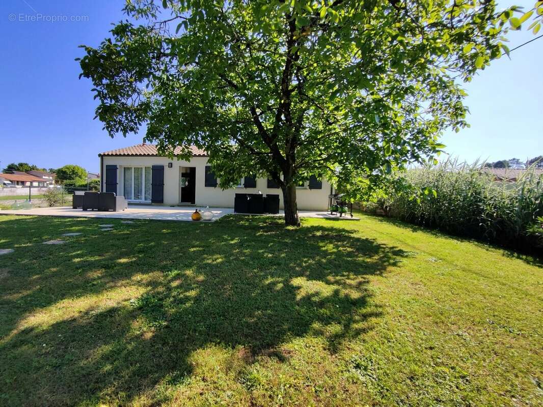 Maison à AYGUEMORTE-LES-GRAVES