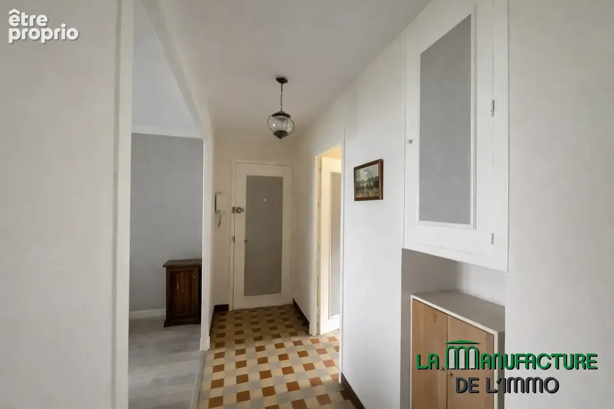 Appartement f3 traversant avec balcon - parking collectif - saint-etienne sud - photo 5