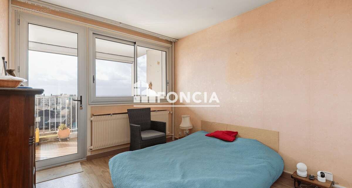 Appartement à MONT-SAINT-AIGNAN