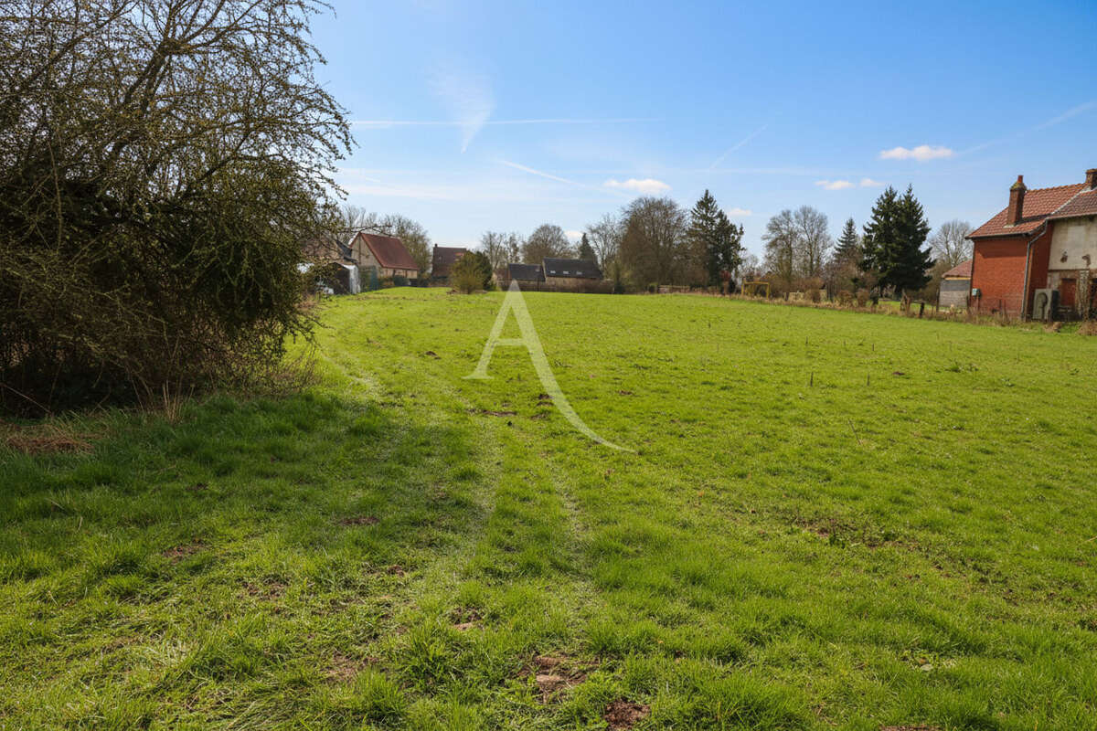 Terrain à LE MESNIL-JOURDAIN