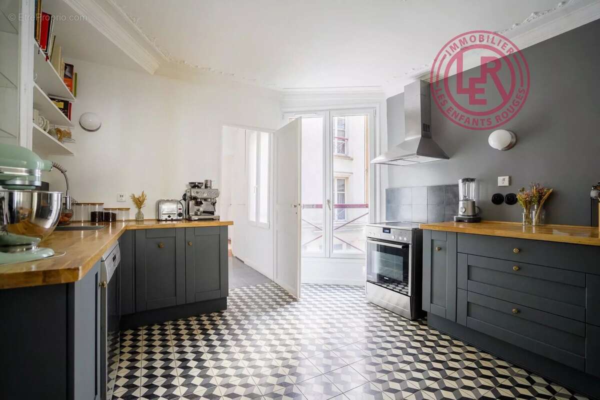 Appartement à PARIS-10E