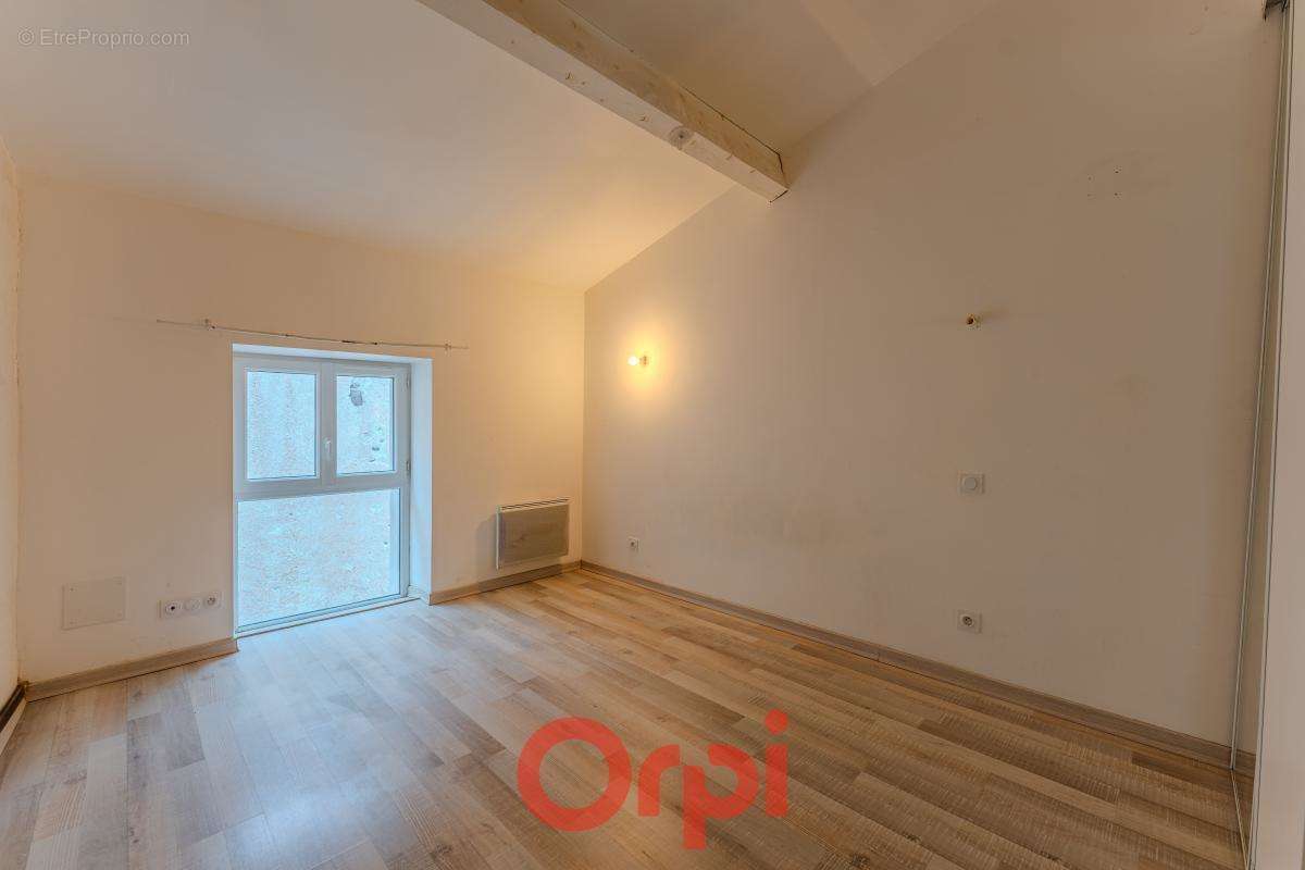 Appartement à ALBA-LA-ROMAINE