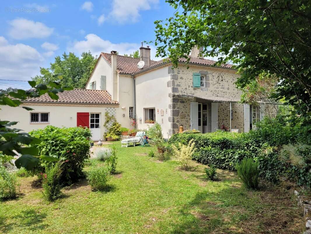 Maison à FARGUES-SUR-OURBISE