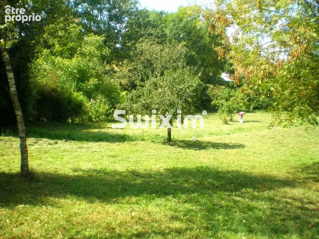 Beau terrain constructible de 2046 m² - photo 3