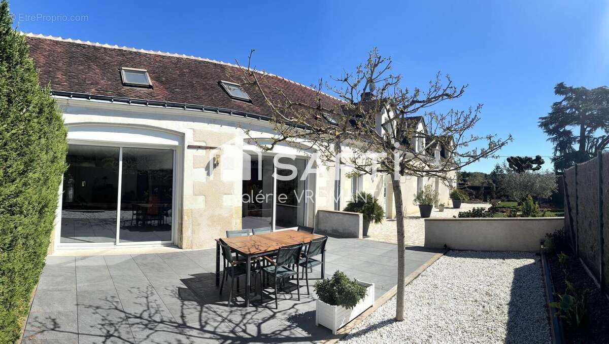 Maison 252 m² à Luzille  - photo 3