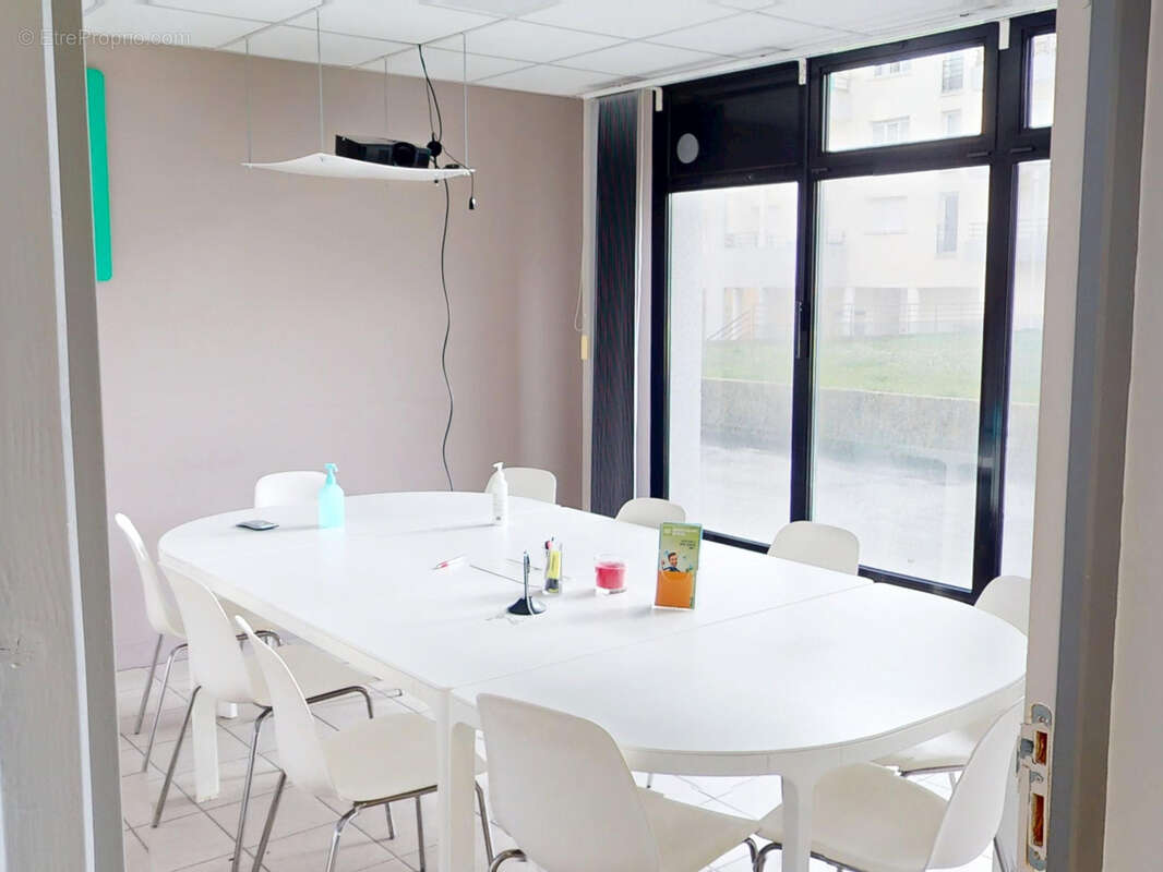 Commerce à JOUE-LES-TOURS