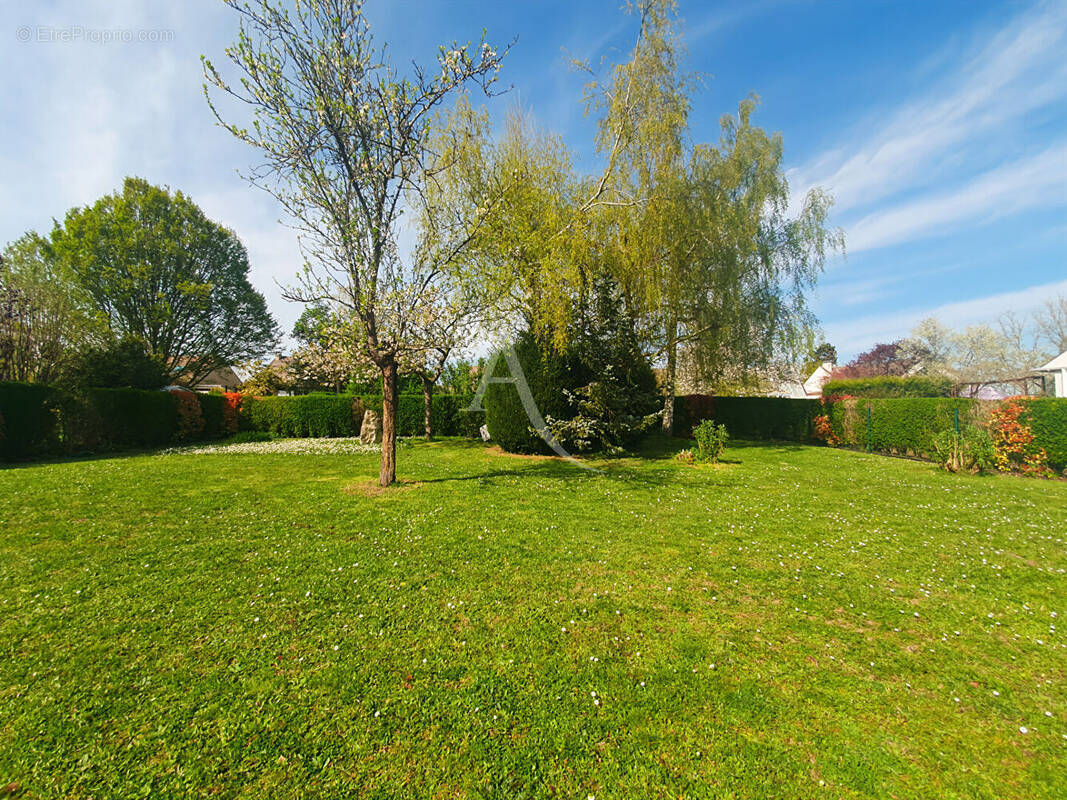 Maison à OINVILLE-SUR-MONTCIENT