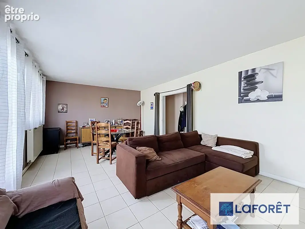 Appartement à LE PLESSIS-TREVISE