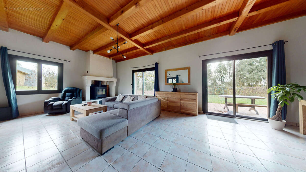 Maison à SAINT-SAUVANT