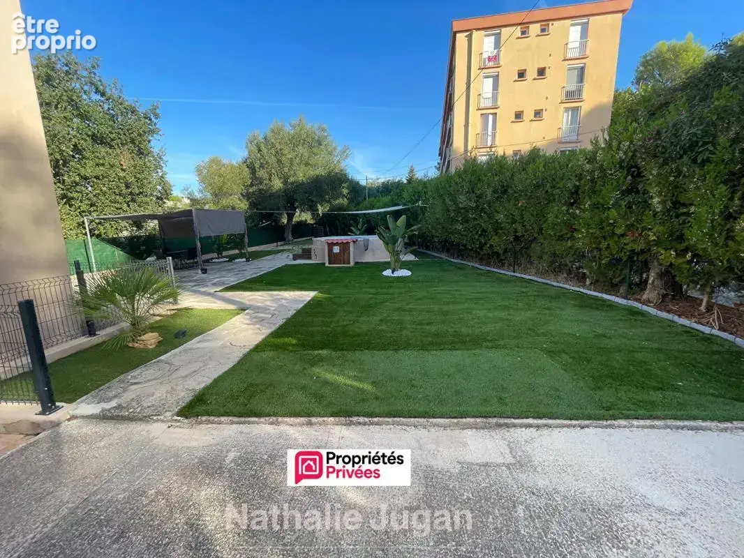 A vendre Maison atypique - Six Fours Les Plages 6P de 156.35 m2 avec garage et piscine - photo 4