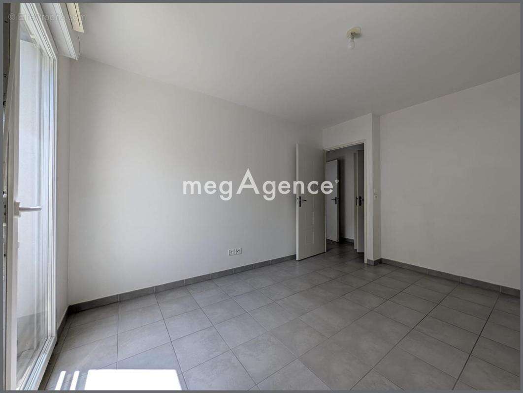 Appartement à MEYZIEU