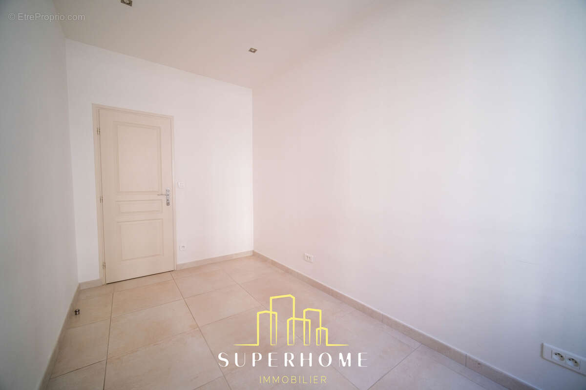 Appartement à MARSEILLE-6E