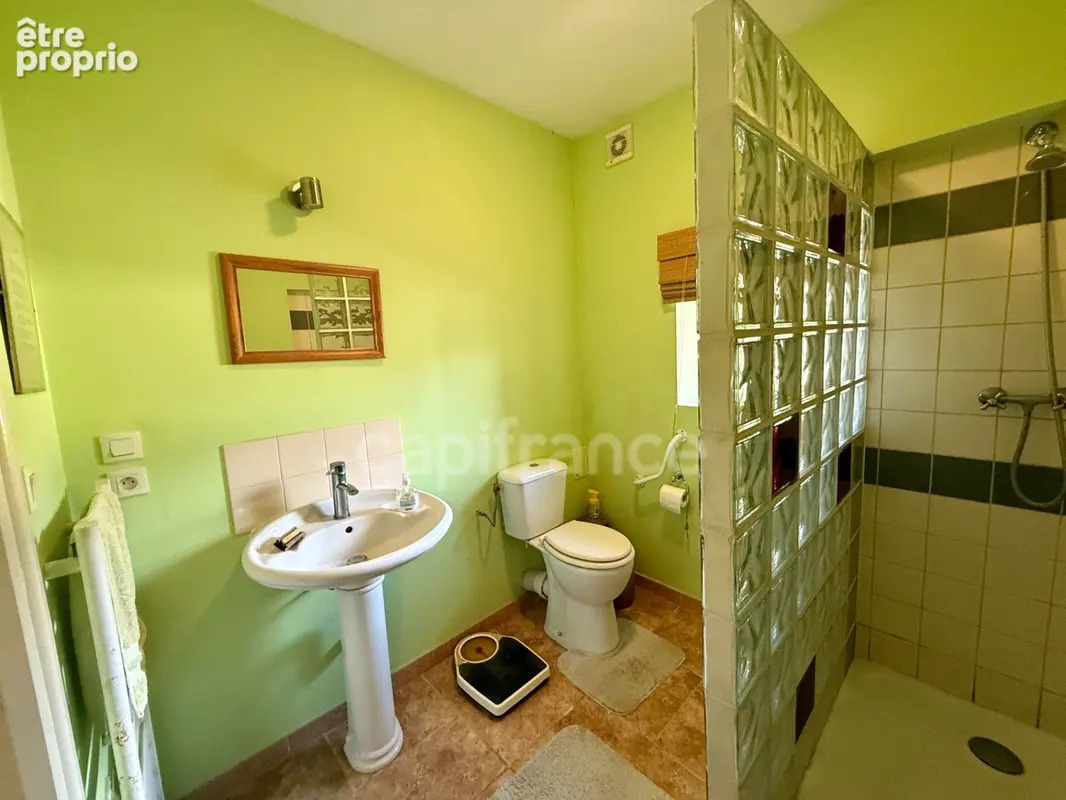 Maison de caractère avec piscine et nombreuses dépendances dans un environnement paisible - photo 13