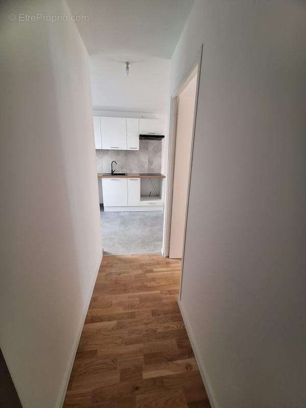 Très beau T2 de 36,38m², PARIS 20 - photo 4