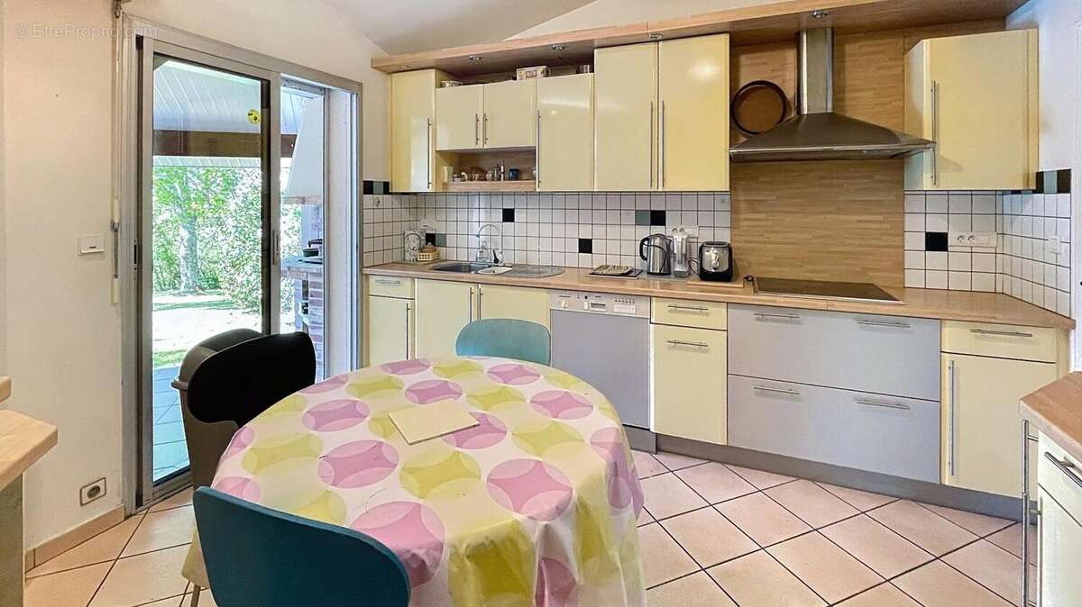 Maison 197 m² à Le Pian-Sur-Garonne  - photo 3