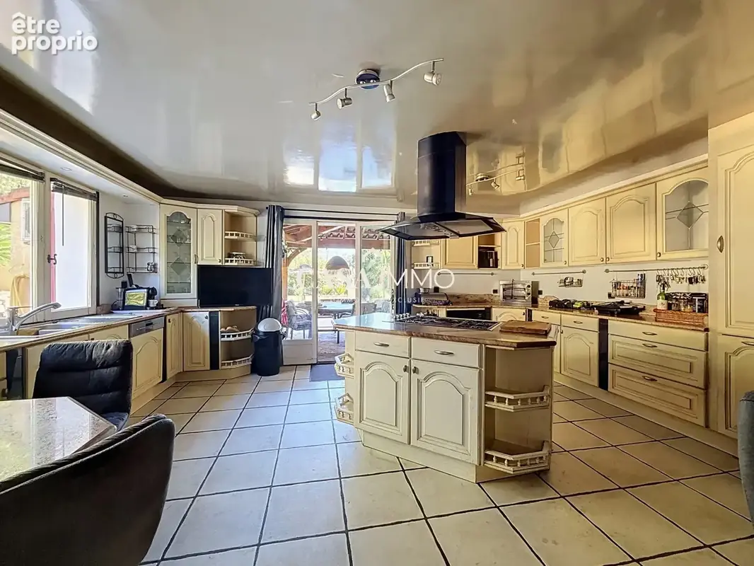 Maison 13 pièces 455 m² à vendre à Hyeres (83400) - photo 6