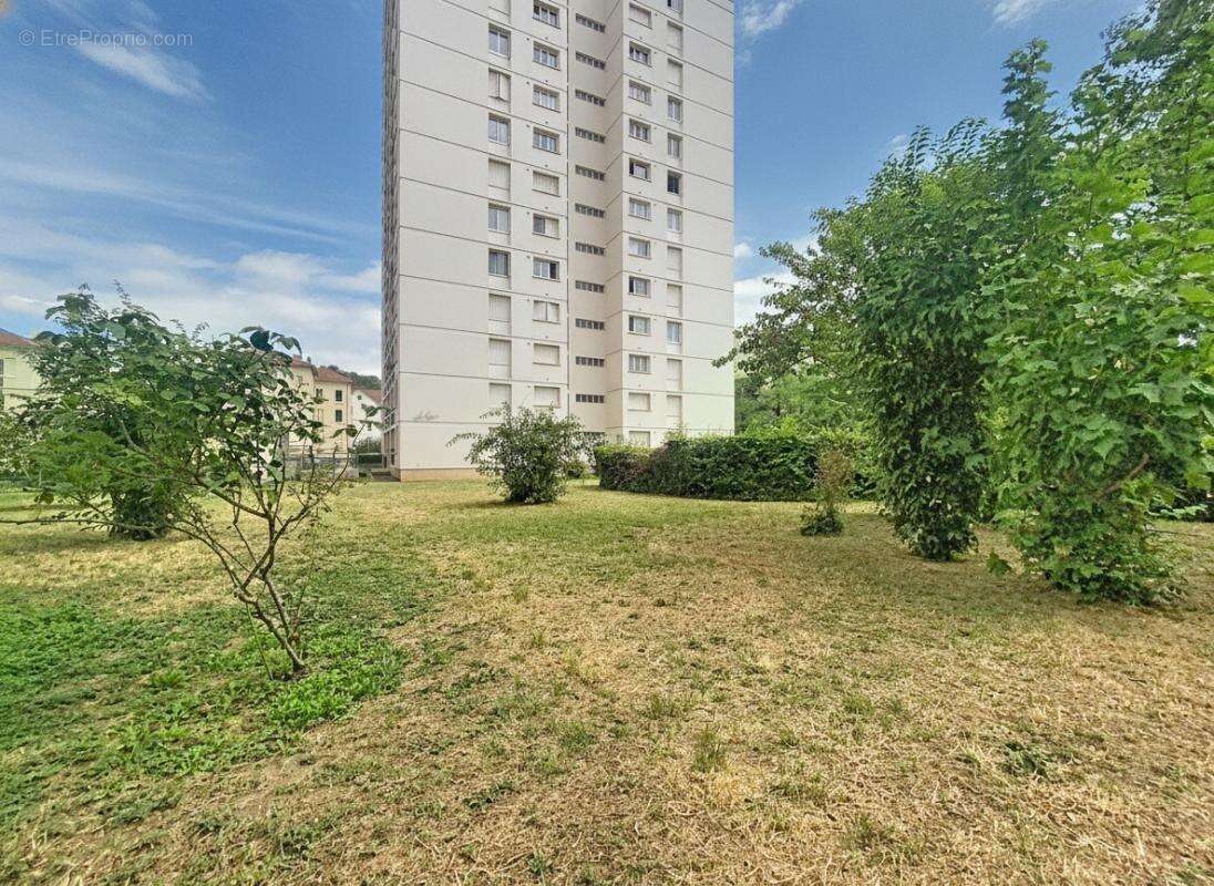 Appartement - 2 Chambres - Possibilité 3 - Balcon - Jolie vue dégagée - Résidence sécurisée - Proche commodités - photo 3