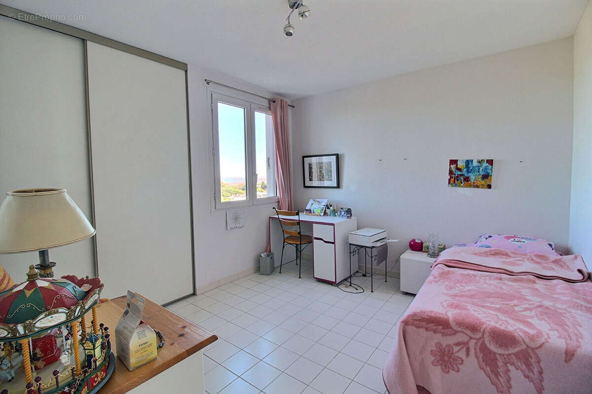 Appartement à MAUGUIO