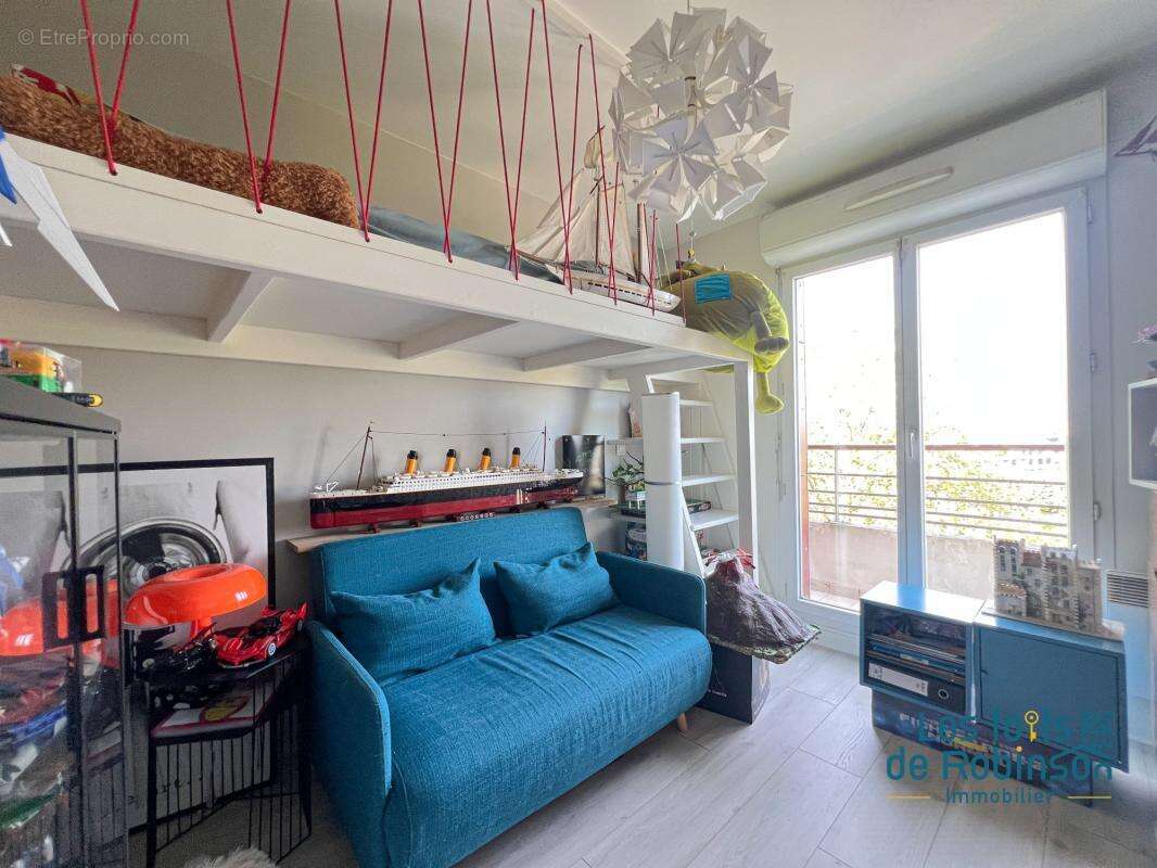 Appartement à LE PLESSIS-ROBINSON