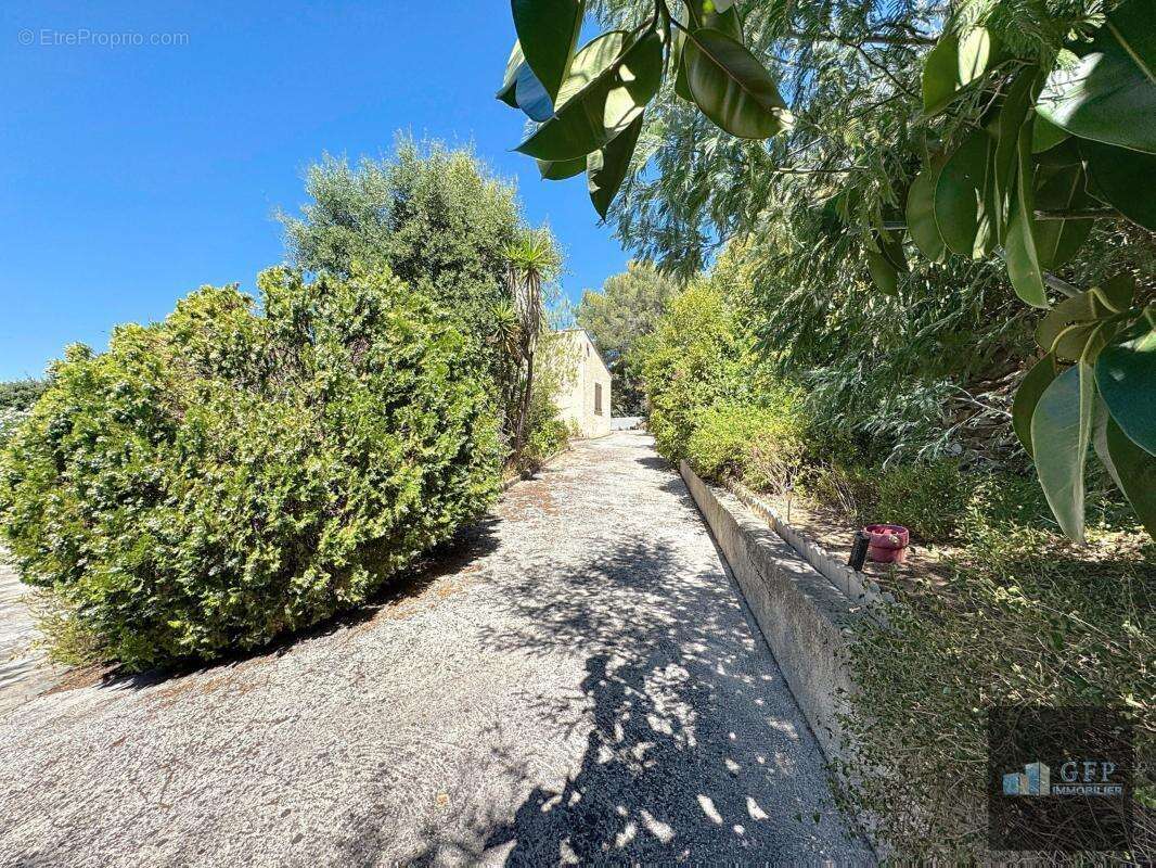 Maison à BORMES-LES-MIMOSAS