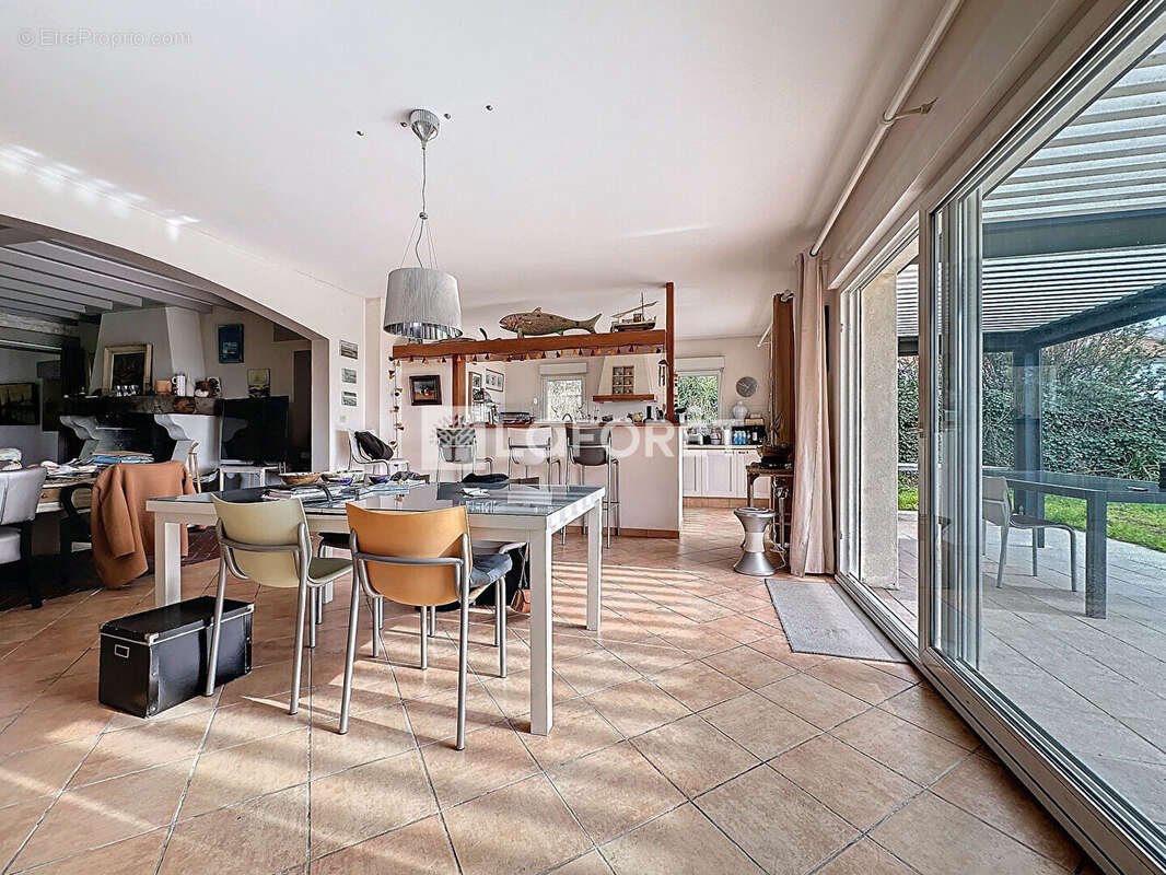 Maison à PORT-DES-BARQUES