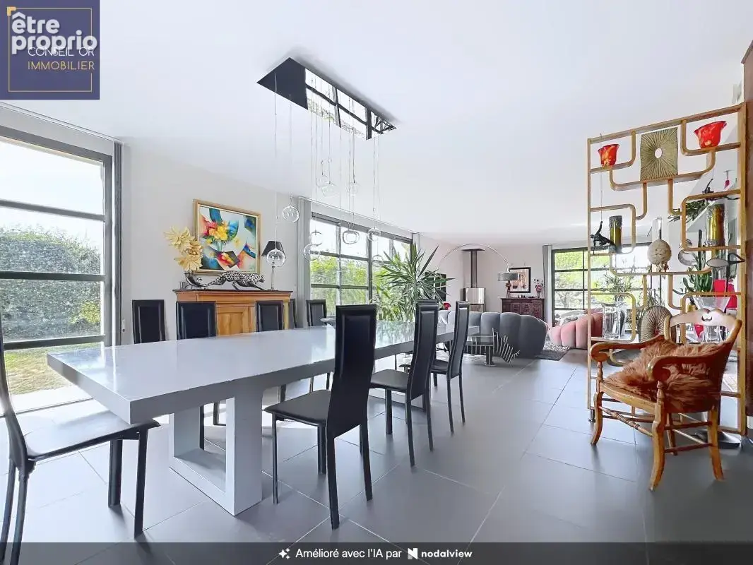 Maison - T8 -  221 m² avec piscine et terrain paysagé – Hauteurs de Saint-Genis-Laval - photo 7