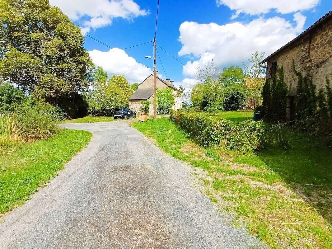 Maison à CHENERAILLES