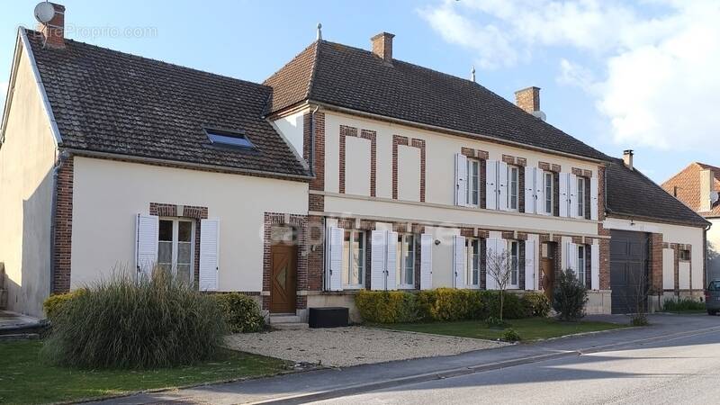 Maison à SAINT-MARD-LES-ROUFFY