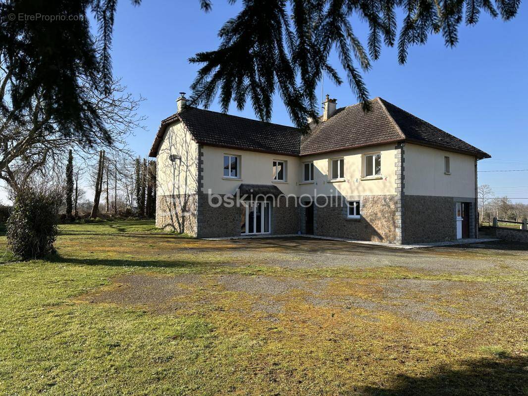 Maison à LAPENTY