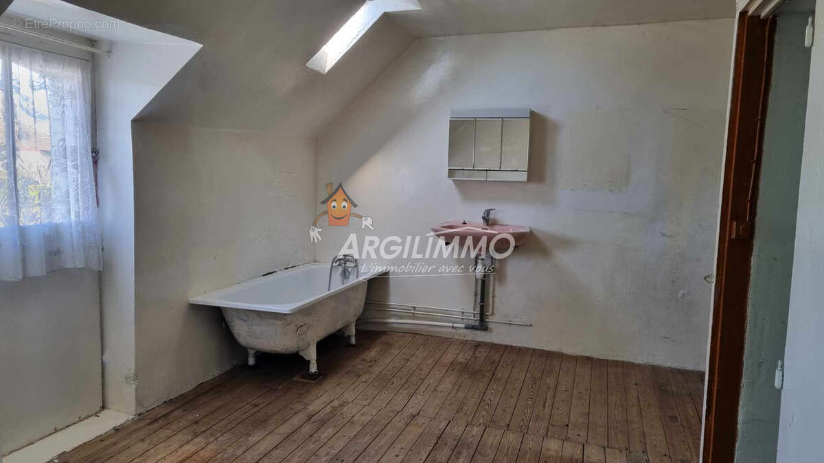 Maison à SAINT-CALAIS