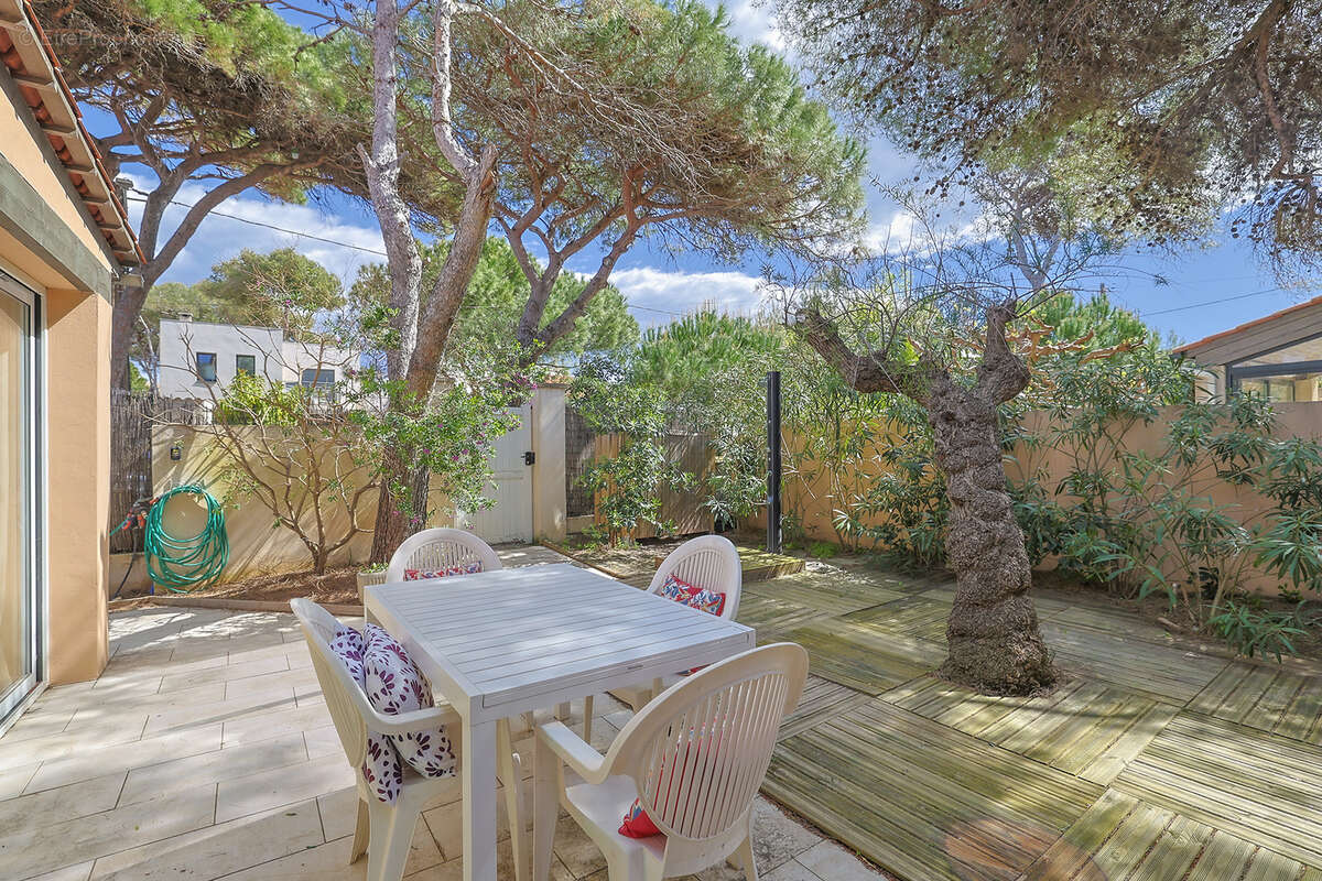 Appartement à HYERES