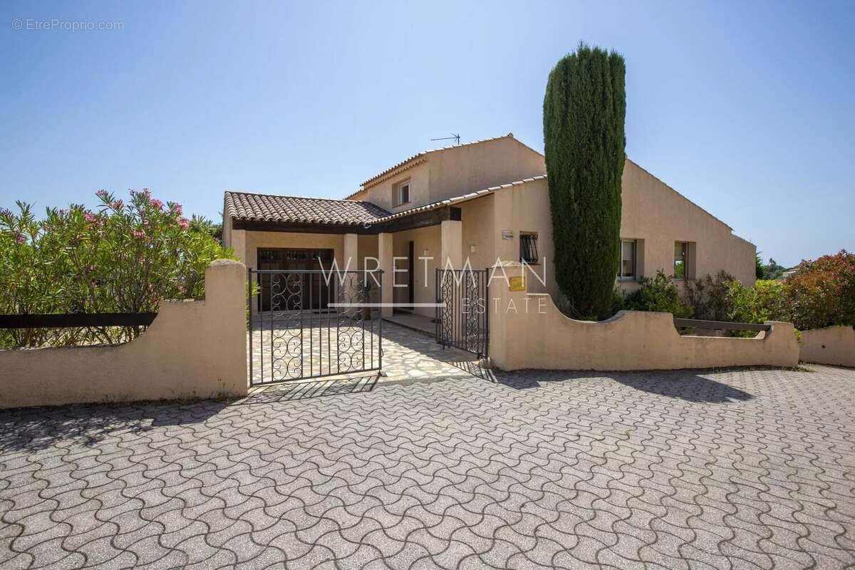 Maison à FREJUS