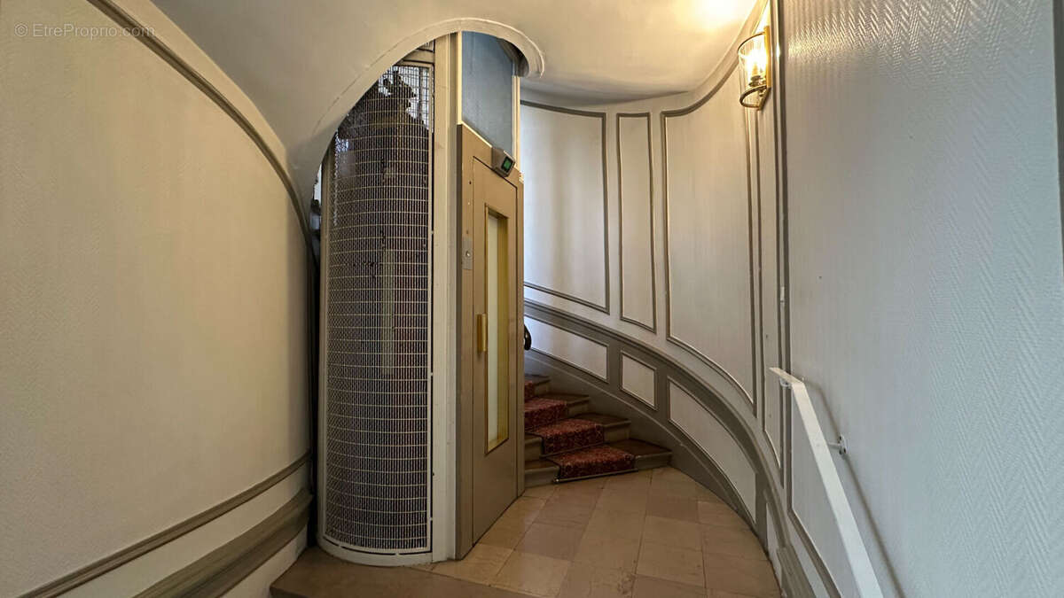 Appartement à PARIS-9E