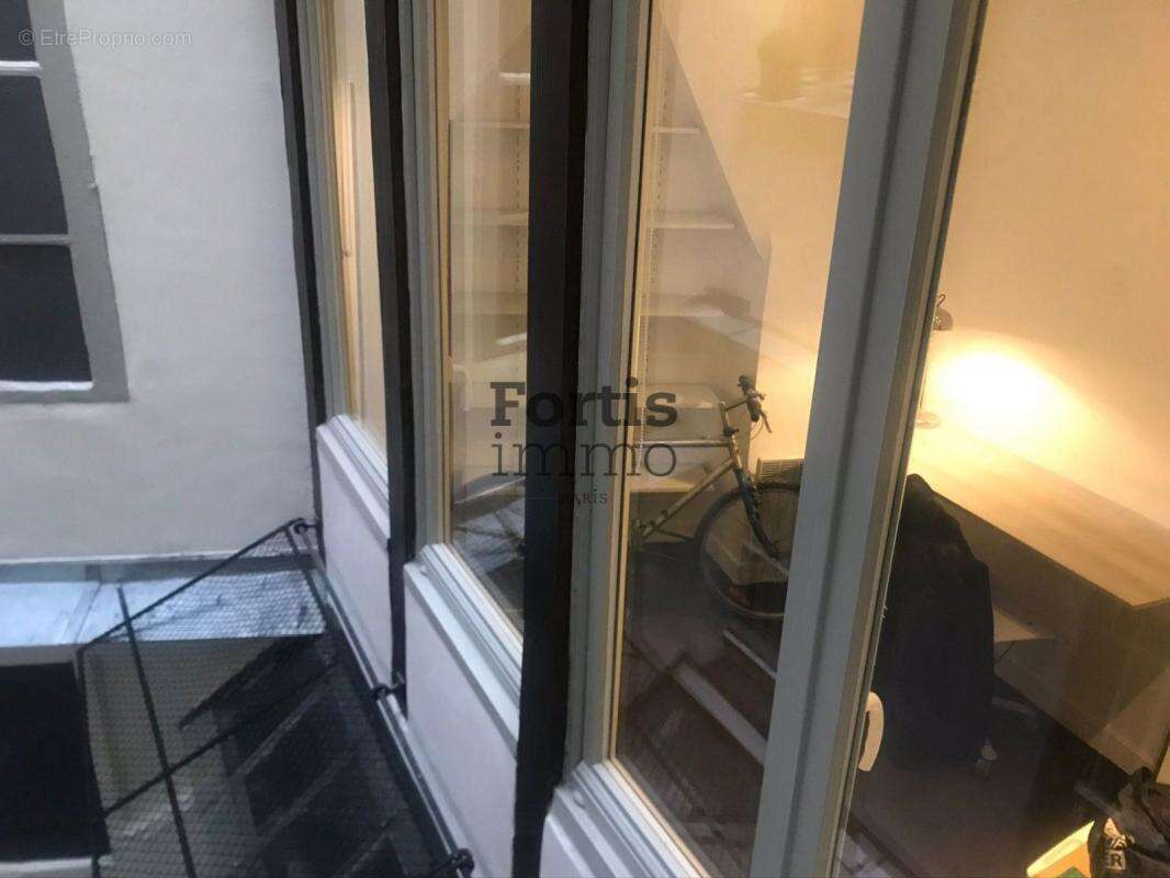 Appartement à PARIS-2E
