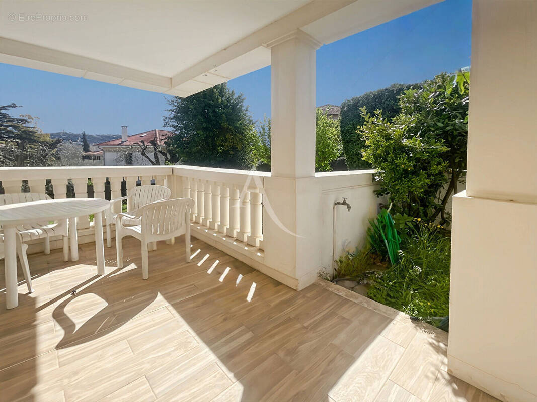 Appartement à CANNES