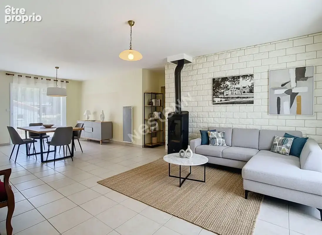 Maison de plain pied de 4 chambres à vendre à Gesté - photo 5