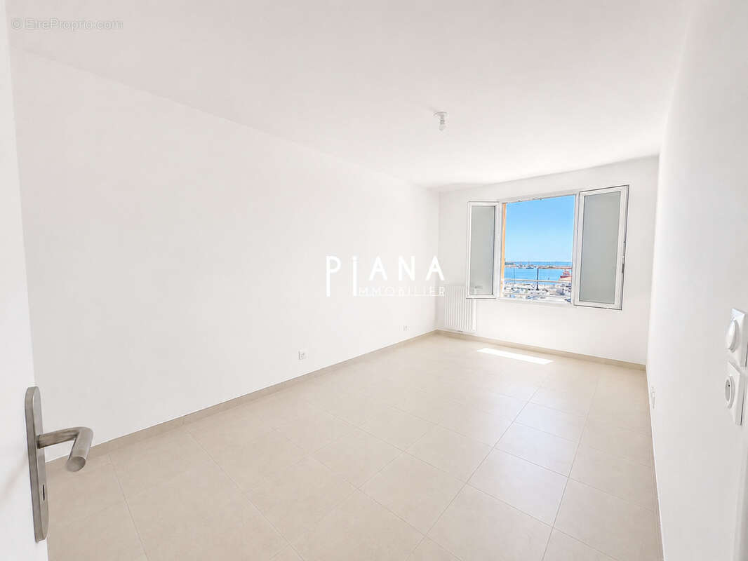 Appartement à PORT-DE-BOUC