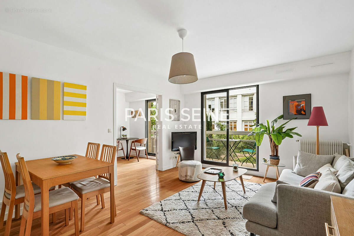 Appartement à PARIS-7E