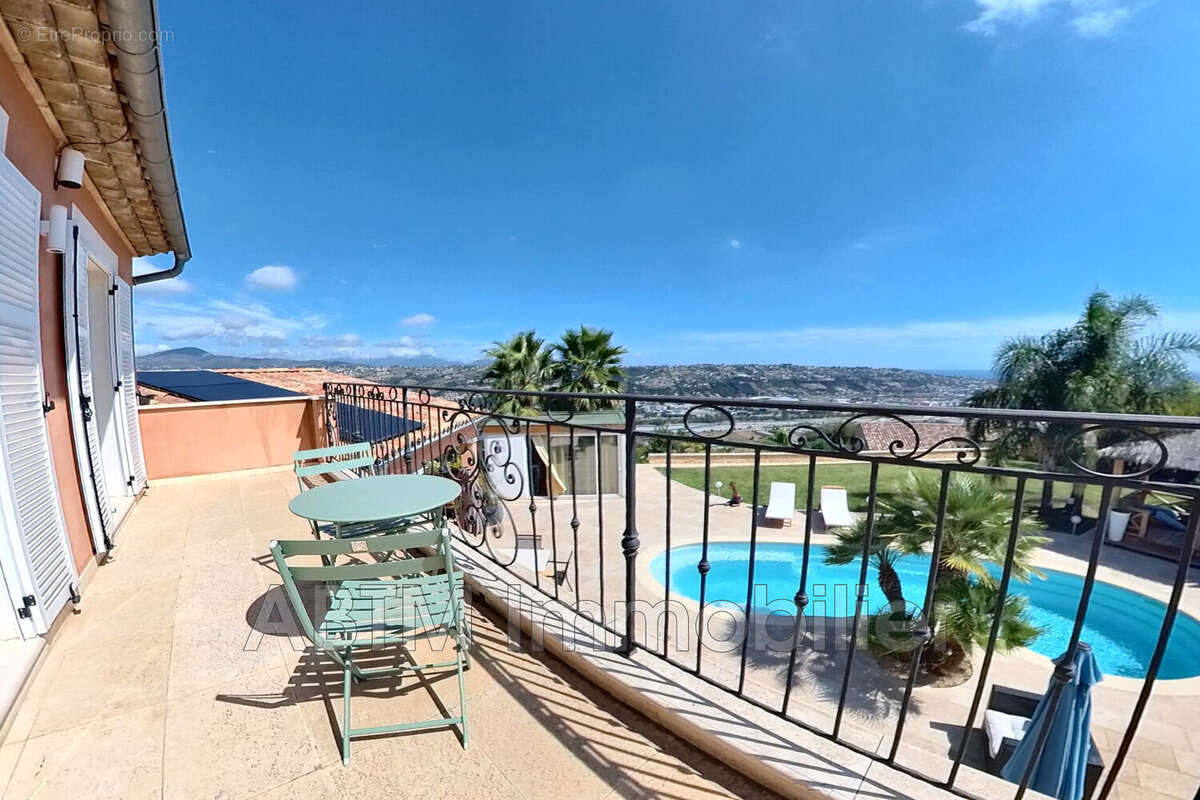 Maison à SAINT-LAURENT-DU-VAR