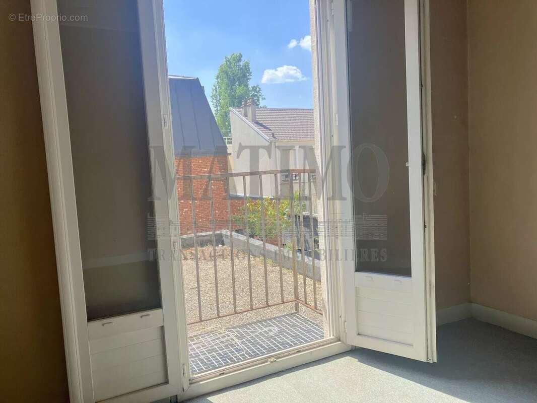 Appartement à LA GARENNE-COLOMBES