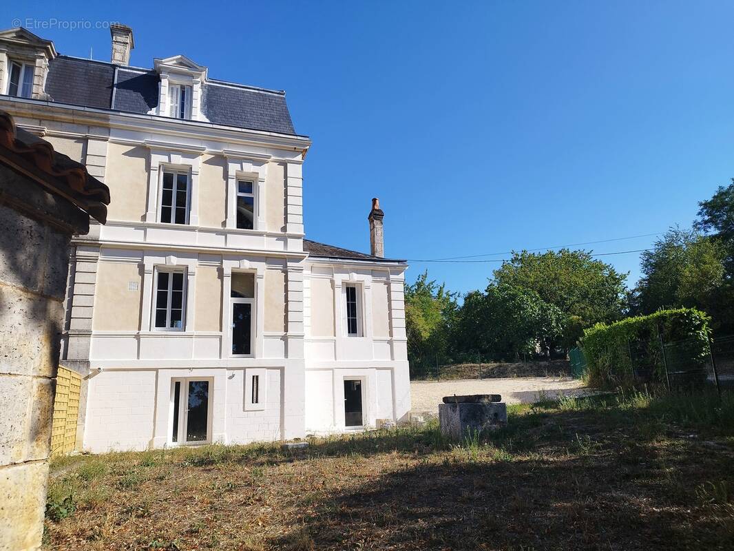 Maison à RUELLE-SUR-TOUVRE