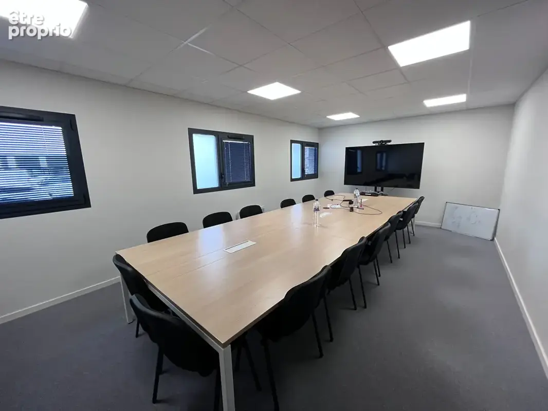 A vendre / a louer - brest kergonan - bureaux de 552 m² avec garage - photo 6