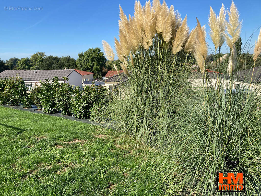 Maison à CONDAT-SUR-VIENNE