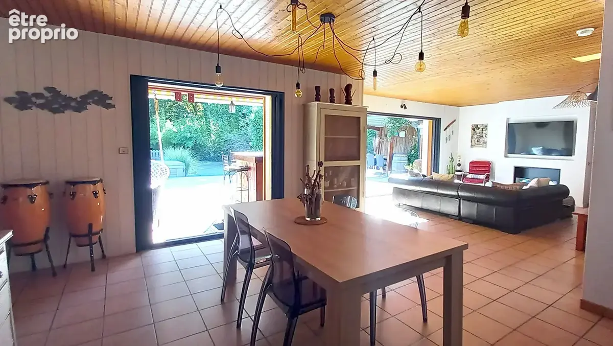 Maison Vendays Montalivet 6 pièce(s) 170 m2 + garages sur  terrain + 5900 m² - photo 9