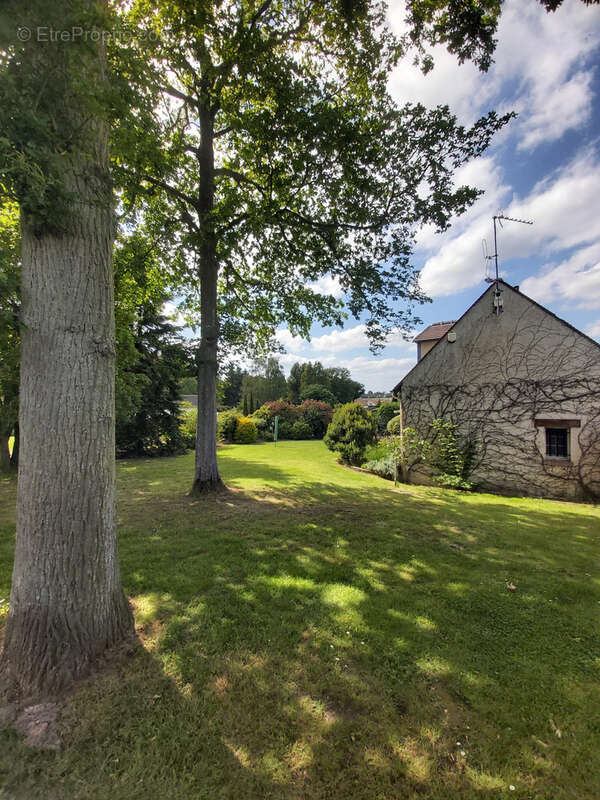 Maison à HOUDAN