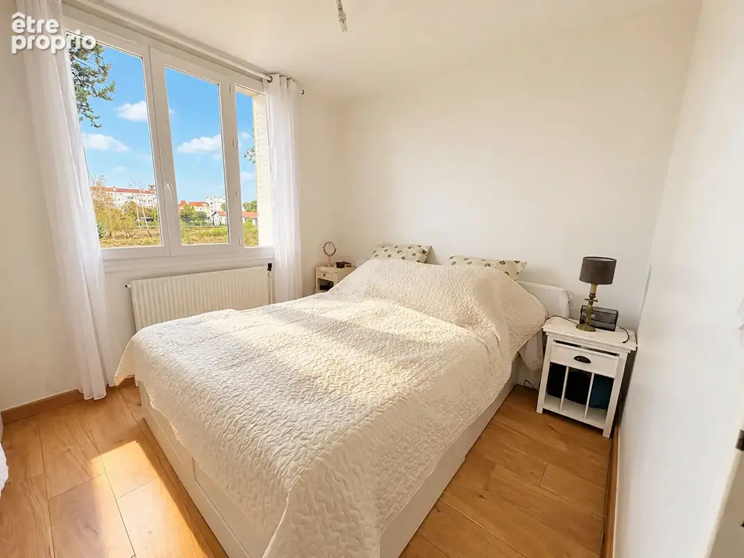 Au Coteau, appartement T3 rénové de 65 m² avec balcon et 2 caves. Petite copropriété verdoyante, stationnement facile et garage  - photo 7