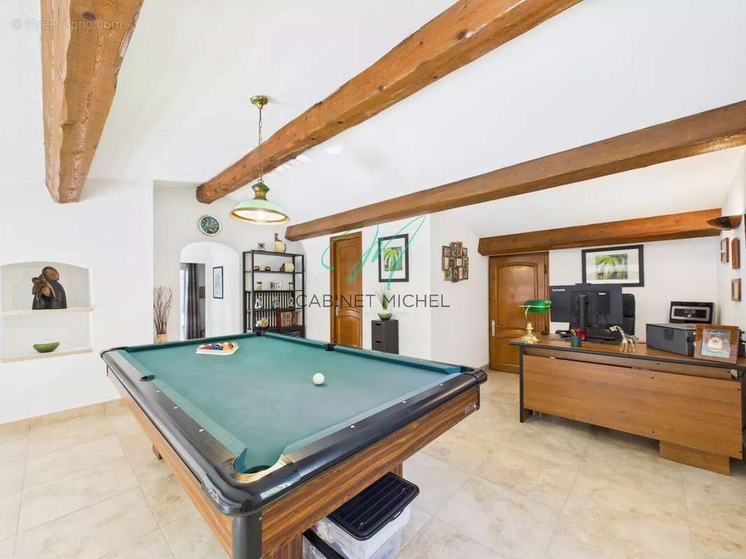 Maison à ROQUEFORT-LES-PINS