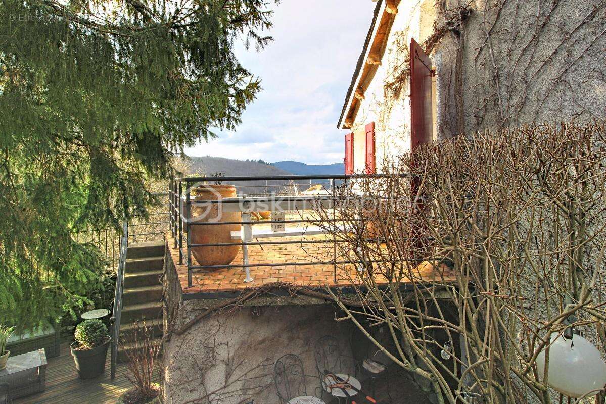 Maison à SAINT-JEAN-DU-BRUEL