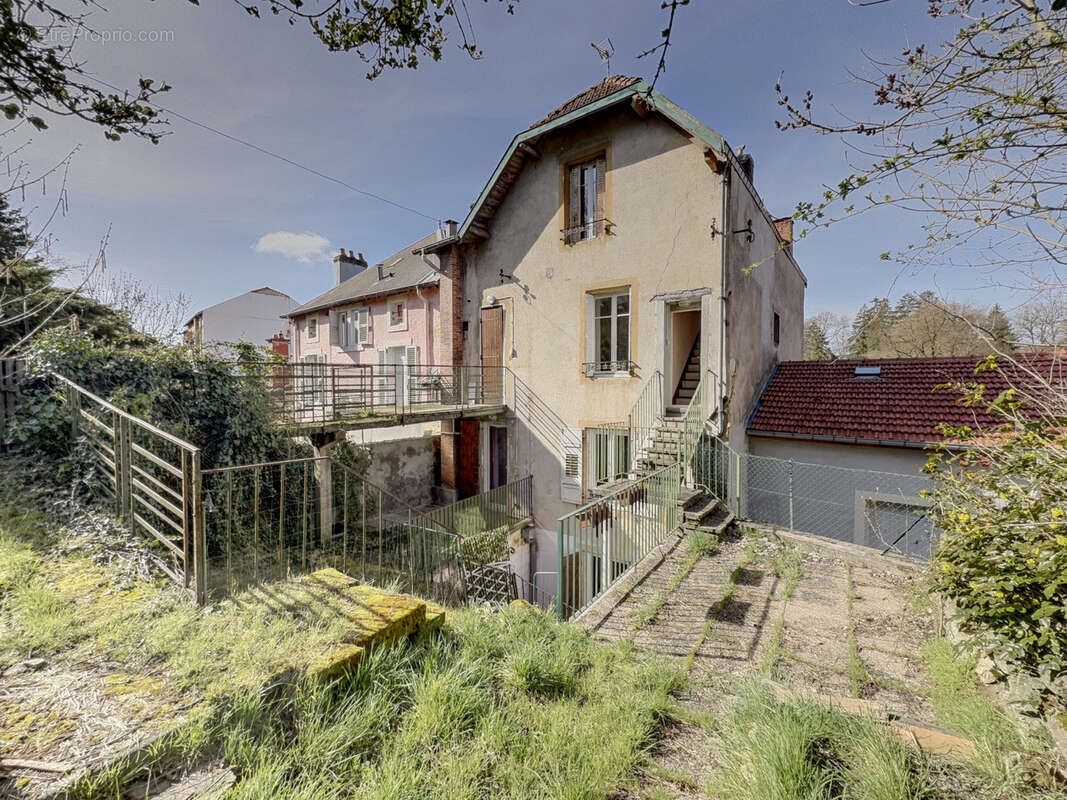 Appartement à CONTREXEVILLE