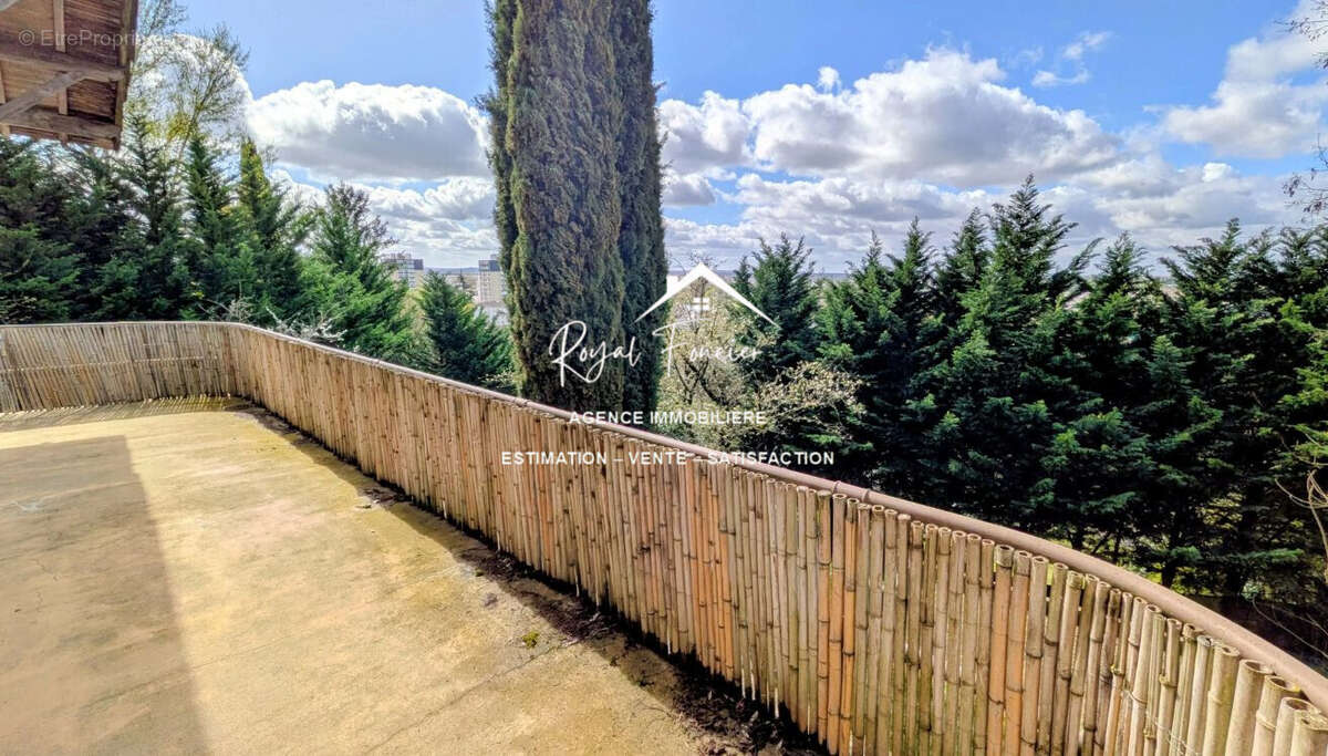 Balcon du séjour - Maison à CHATELLERAULT